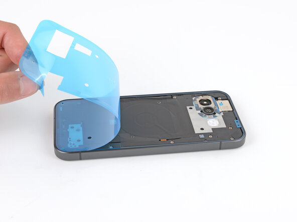 Google Pixel 9a Logic Board Replacement, Remove the top liner: passo 66, immagine 2 di 3