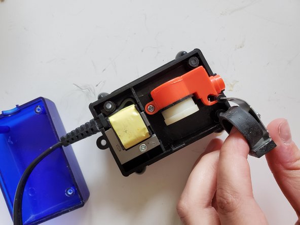 How to Fix an Air Tech 2K0 Aquarium Pump: 3 단계, 이미지 3개 중 3개