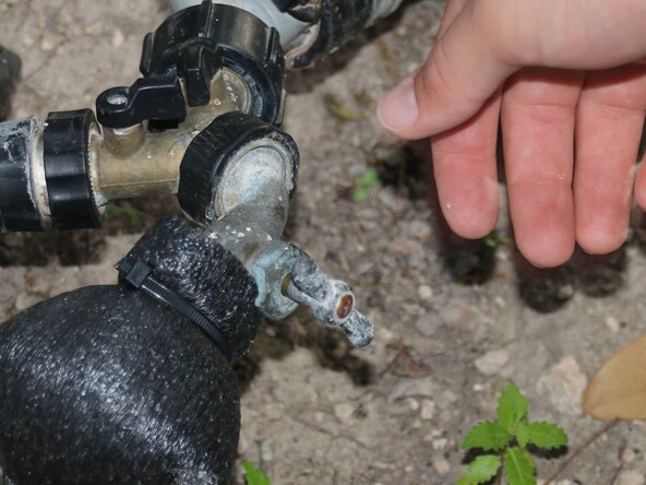 How to Fix RV Toilet Water Pressure: crwdns2935265:04crwdnd2935265:01crwdnd2935265:03crwdne2935265:0