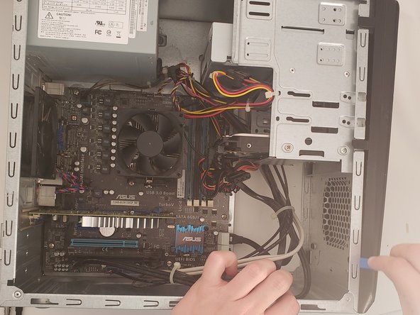 Asus CM1745 CD Drive Replacement: crwdns2935265:04crwdnd2935265:02crwdnd2935265:03crwdne2935265:0