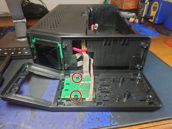 APC Back-UPS Pro 1000 S Teardown, Disassemble Face Plate (optional): crwdns2935265:06crwdnd2935265:01crwdnd2935265:02crwdne2935265:0