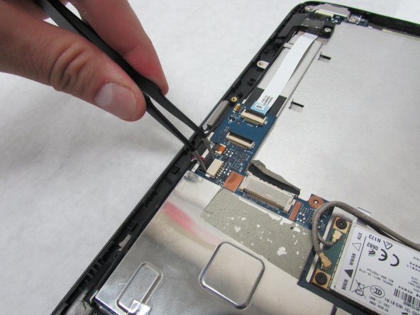 Acer Iconia Tab A501 Display Replacement: step 8, image 2 of 3