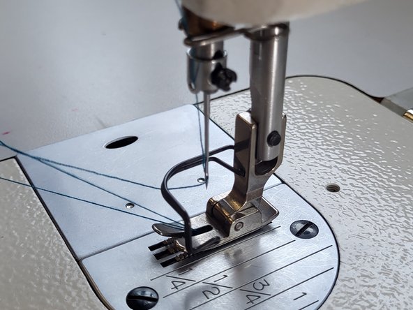 Juki DDL-8700 Bobbin Replacement: шаг 13, изображение 3 из 3