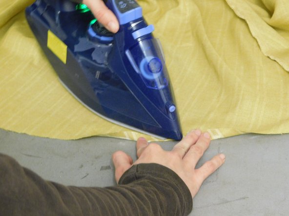 Come fare l'orlo ad un abito.: passo 9, immagine 2 di 2