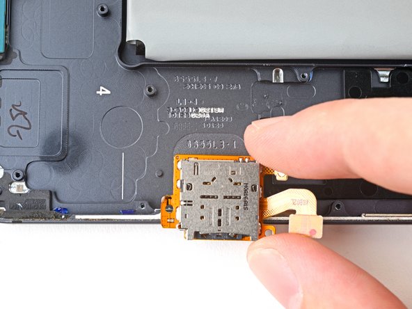 Samsung Galaxy Tab S7 Plus 5G microSD Card Reader Replacement, Remove the microSD card reader: crwdns2935265:047crwdnd2935265:03crwdnd2935265:03crwdne2935265:0