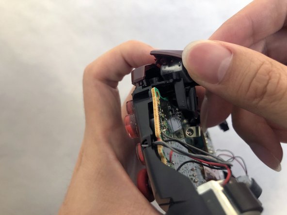 Xbox One Wireless Controller Model 1708 Trigger Caps Replacement: step 8, image 2 of 3