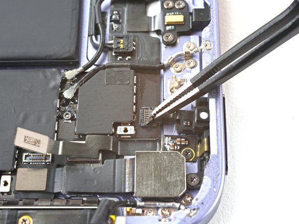iPad Mini 6 Power Button Replacement, Remove the tape: 步骤 21 中的图像 2，2