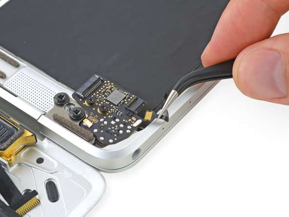 Retina MacBook 2015 Audio Jack Board Replacement: stap 0, afbeelding 2 van 2