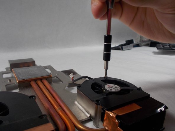 HP Pavilion ze5000 Primary Fan Replacement: crwdns2935265:023crwdnd2935265:02crwdnd2935265:03crwdne2935265:0