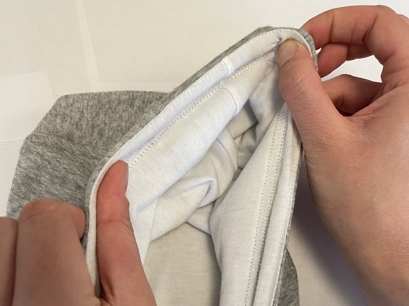 How to Restring a Hoodie: crwdns2935265:06crwdnd2935265:02crwdnd2935265:03crwdne2935265:0