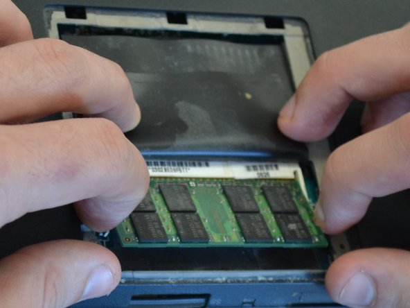 Sony Vaio VGN-SR140E RAM Replacement: crwdns2935265:06crwdnd2935265:02crwdnd2935265:02crwdne2935265:0