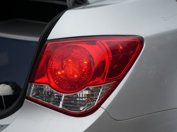 2014 Chevy Cruze Taillight Bulb Replacement: crwdns2935265:011crwdnd2935265:02crwdnd2935265:02crwdne2935265:0