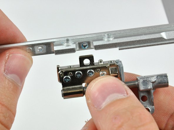 PowerBook G4 Aluminum 15" 1-1.5 GHz Front Display Bezel Replacement: crwdns2935265:047crwdnd2935265:02crwdnd2935265:02crwdne2935265:0