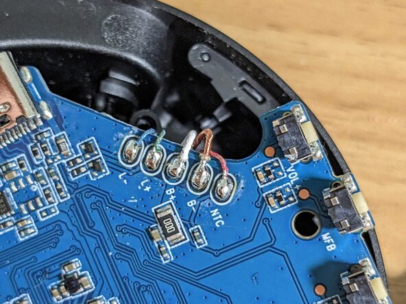 JBL Tune 510BT Ear cup holder replacement, Re-seat the ear cup holder onto the earcup and re-solder the cable: crwdns2935265:013crwdnd2935265:02crwdnd2935265:02crwdne2935265:0