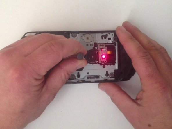 PSP E1000 UMD switch Replacement: adım 3, 2 resimden 2.