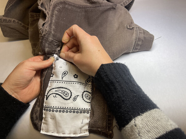How to Patch Back Pants Pocket: 步骤 5 中的图像 2，3