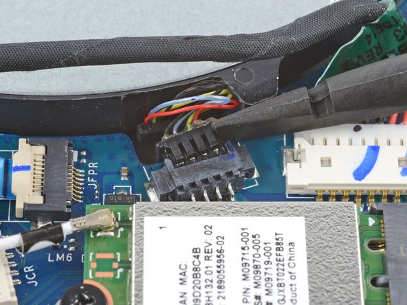 HP 15-dw Fan Replacement, Disconnect the fan cable: crwdns2935265:019crwdnd2935265:02crwdnd2935265:03crwdne2935265:0