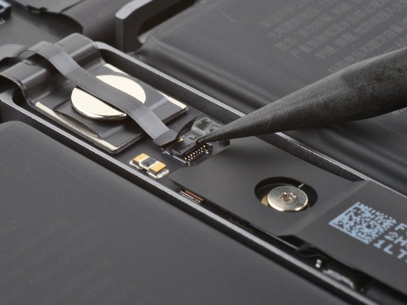 MacBook Pro 14" Late 2023 (M3) USB-C Ports Replacement, Unlatch the ZIF connector: crwdns2935265:013crwdnd2935265:02crwdnd2935265:02crwdne2935265:0