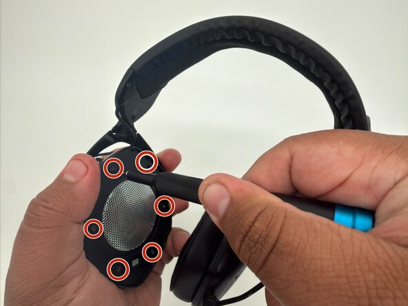 V-Moda Crossfade II Wireless Auxiliary Port Board Replacement, Auxiliary Port Board: step 2, image 1 of 2