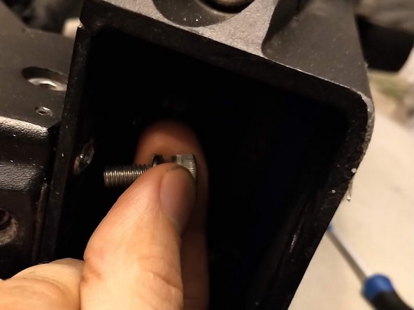 Unicool Titan T8 Battery Replacement: crwdns2935265:09crwdnd2935265:03crwdnd2935265:03crwdne2935265:0