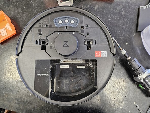 Roborock Q7 Max: Teardown, Remove the top cover: crwdns2935265:01crwdnd2935265:03crwdnd2935265:03crwdne2935265:0