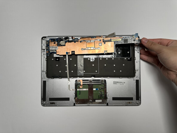 HP EliteBook Folio G1 Display Replacement: step 22, image 3 of 3