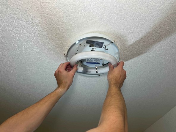 Circline Fluorescent Light Bulb Replacement: crwdns2935265:03crwdnd2935265:02crwdnd2935265:03crwdne2935265:0