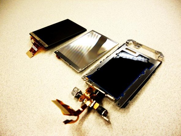 Sony Handycam DCR-DVD103 LCD Screen Replacement: crwdns2935265:021crwdnd2935265:03crwdnd2935265:03crwdne2935265:0