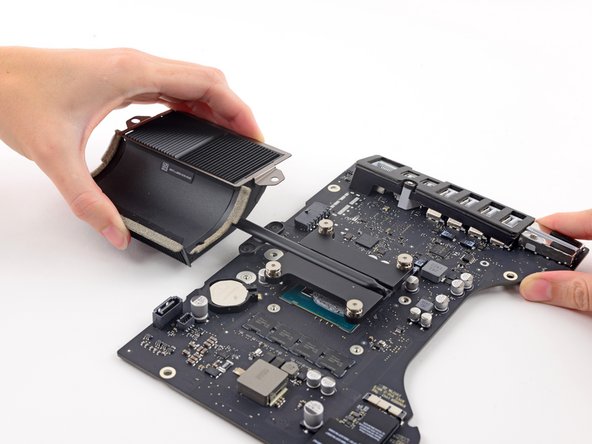 iMac Intel 21.5" EMC 2805 Logic Board Replacement: crwdns2935265:066crwdnd2935265:02crwdnd2935265:02crwdne2935265:0