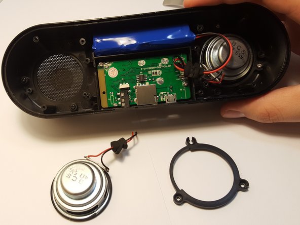 Zenbre SoundBank Z3 Speaker Grill Replacement: crwdns2935265:06crwdnd2935265:03crwdnd2935265:03crwdne2935265:0