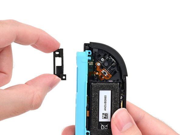 Joy-Con 2 (Left) Joystick Replacement, Install the bracket: crwdns2935265:045crwdnd2935265:01crwdnd2935265:03crwdne2935265:0