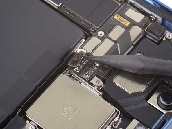 iPhone 13 Rear-Facing Camera Replacement