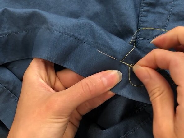 Backstitch on a Loose Hem, Stitch in one movement: crwdns2935265:06crwdnd2935265:02crwdnd2935265:03crwdne2935265:0