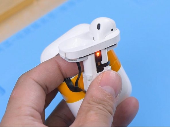 Замена батареи зарядного кейса AirPods - HD01