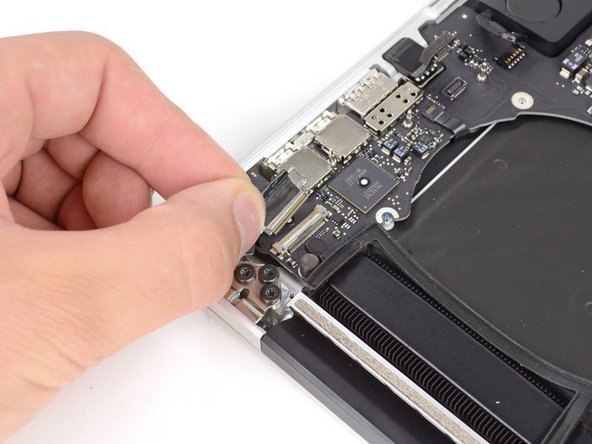 MacBook Pro 15" Retina Display Mid 2012 LCD Cable Replacement: crwdns2935265:09crwdnd2935265:02crwdnd2935265:02crwdne2935265:0