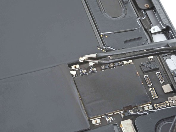 iPad Pro 11" 2nd Gen Logic Board Replacement, Disconnect the upper Wi-Fi antenna cables: crwdns2935265:061crwdnd2935265:03crwdnd2935265:03crwdne2935265:0