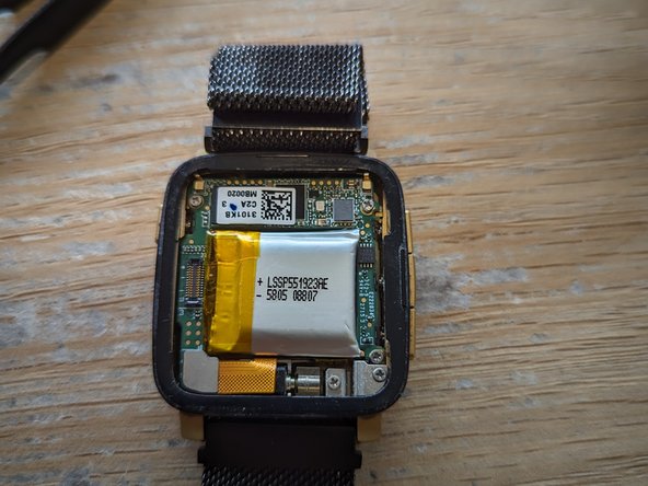 Pebble Time Steel Battery Replacement, Trimming Battery Leads: 17 단계, 이미지 3개 중 3개