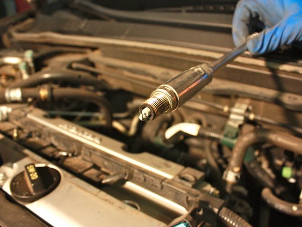 2003-2007 Honda Accord Spark Plugs Replacement: crwdns2935265:09crwdnd2935265:03crwdnd2935265:03crwdne2935265:0