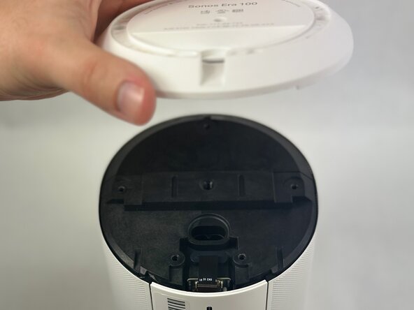 Sonos Era 100 Power Socket Replacement, Outer Casing: crwdns2935265:01crwdnd2935265:03crwdnd2935265:03crwdne2935265:0