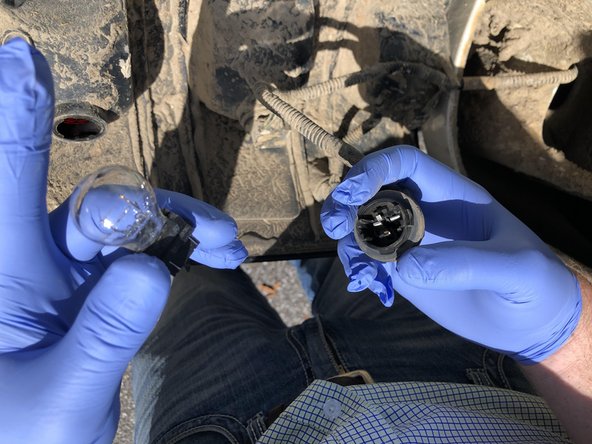 2010 GMC Sierra Tail Light Replacement: crwdns2935265:06crwdnd2935265:02crwdnd2935265:02crwdne2935265:0