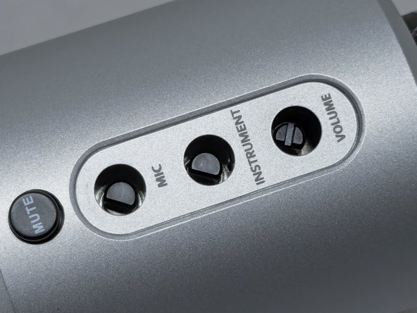 Samson G-Track Pro Teardown, Removing Volume Knobs: crwdns2935265:02crwdnd2935265:03crwdnd2935265:03crwdne2935265:0