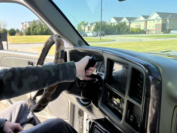 2004 GMC Yukon Instrument Cluster Replacement: crwdns2935265:011crwdnd2935265:03crwdnd2935265:03crwdne2935265:0