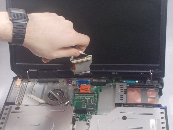 IBM ThinkPad A31 Display Replacement: crwdns2935265:07crwdnd2935265:02crwdnd2935265:02crwdne2935265:0