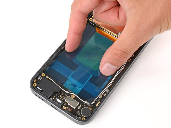 Google Pixel 9a Battery Replacement: passo 30, immagine 2 di 3