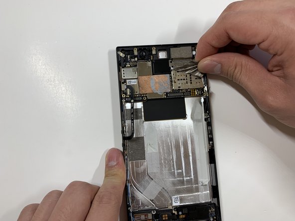 Razer Phone Motherboard Replacement: adım 12, 3 resimden 2.