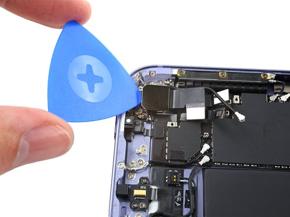 iPad Mini 6 Rear Camera Replacement, Separate the rear camera's adhesive: crwdns2935265:023crwdnd2935265:03crwdnd2935265:03crwdne2935265:0