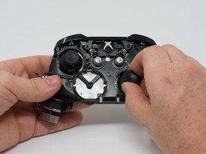 Solución de Problemas del Mando (Controlador) Inalámbrico de la Xbox One  Model 1914 - iFixit