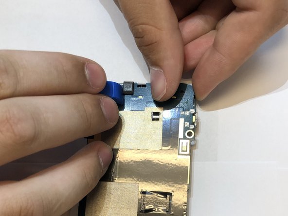 HTC Trophy Motherboard Replacement: stap 0, afbeelding 2 van 3
