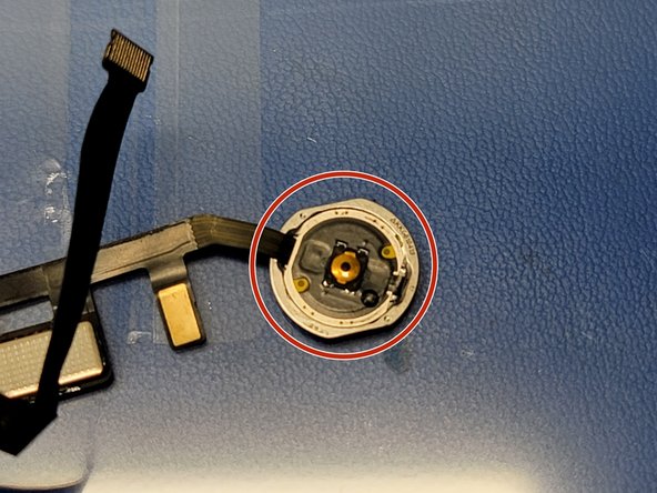 iPad 7 Cracked Digitizer Replacement, New Digitizer: crwdns2935265:022crwdnd2935265:03crwdnd2935265:03crwdne2935265:0