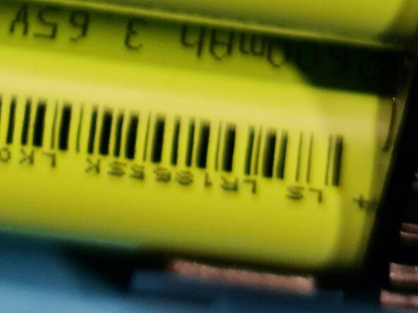 Disassembling Samsung Vacuum Battery VCA-RBT80 VR30T80313W/WA, Put together and spot weld: crwdns2935265:05crwdnd2935265:01crwdnd2935265:02crwdne2935265:0